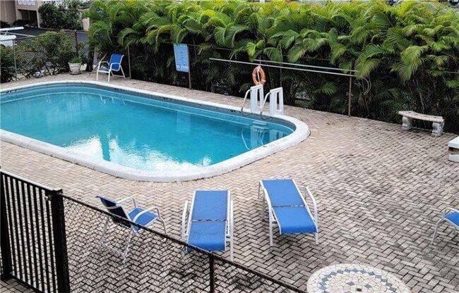 Foto del edificio - 3930 Crystal Lake Dr