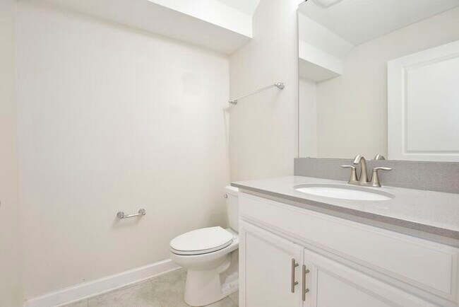 Foto del edificio - Beautiful 4/3.5 Townhome with a Spacious 2 Car Garage Located in Trails at Moss Park - Orlando