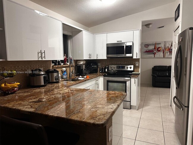 Foto del edificio - 12413 SW 220th St
