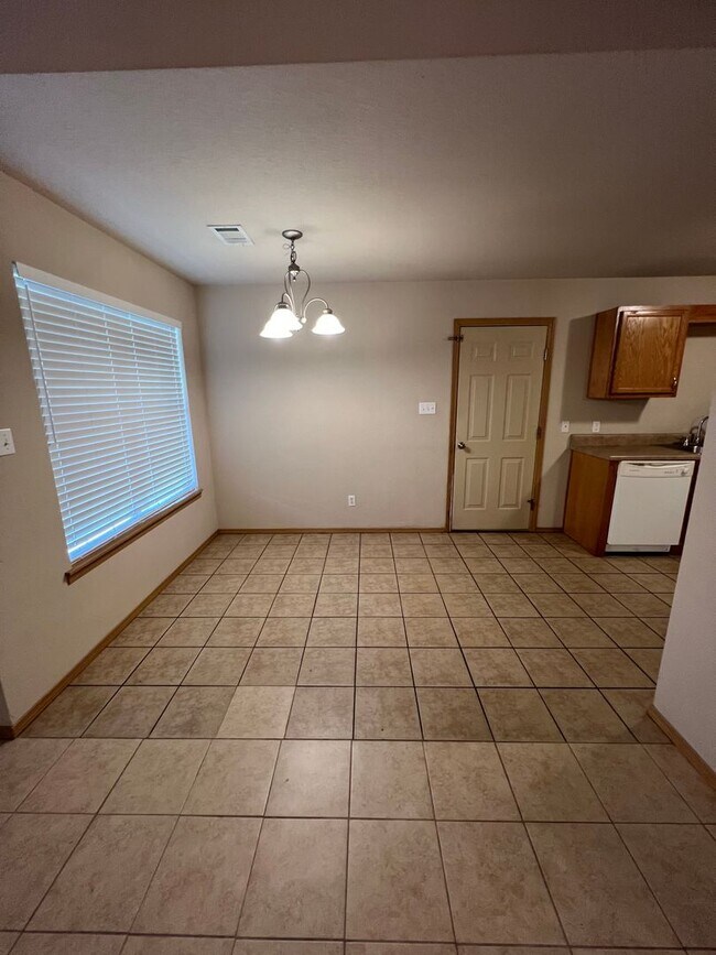 Foto del edificio - 2016 Plum Creek Ln