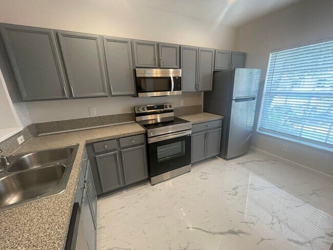 Foto del edificio - 5129 Palmbrooke Cir