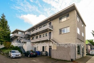 Building Photo - 9244 Greenwood Ave N