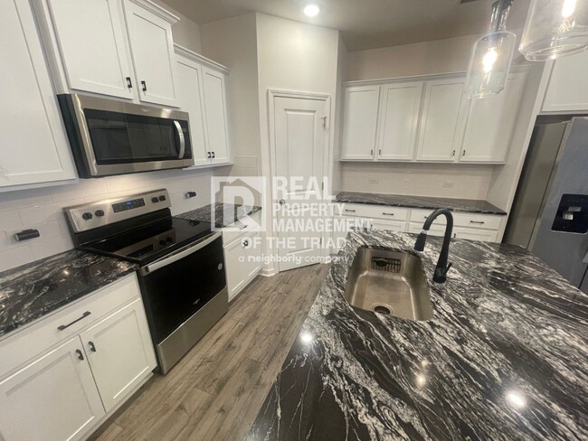 Foto del edificio - New Construction 3bd/2.5ba Townhome in NE ...