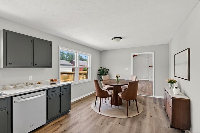 Foto del edificio - 960 Plum Springs Rd