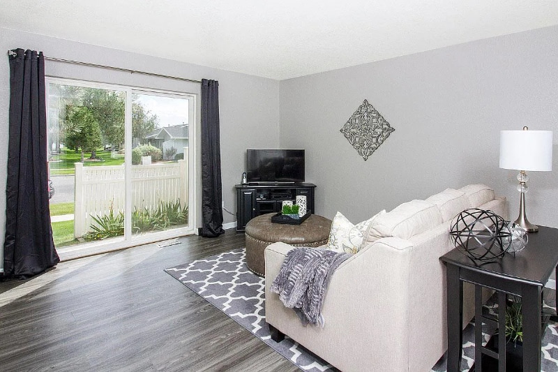 Foto principal - 626 S 38th St W