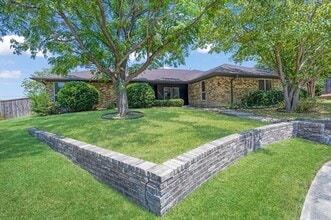 Building Photo - 2149 Willow Pl