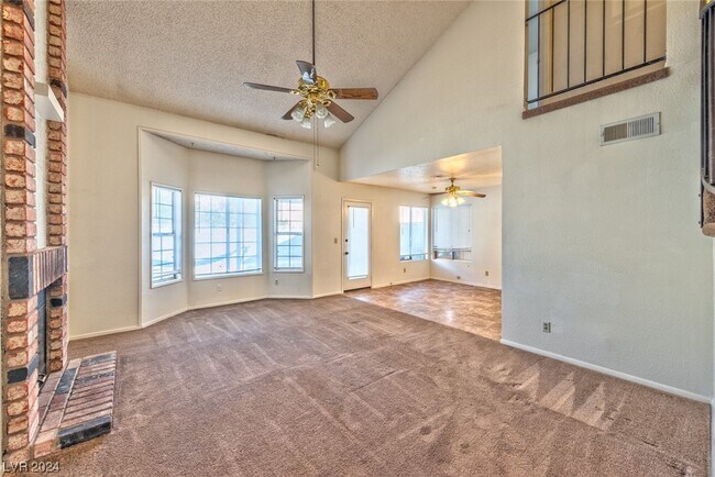 Building Photo - 3920 Lincoln Rd