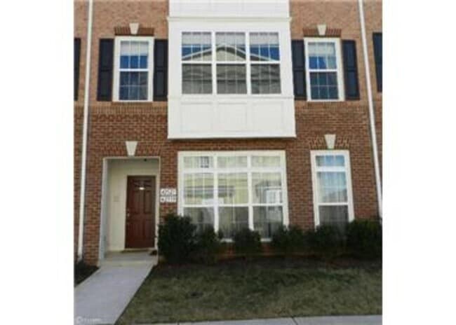 Building Photo - 42519 Highgate Ter