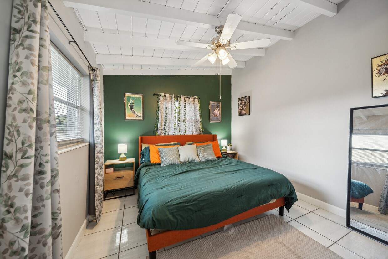 Foto principal - 1700 NW 15th St