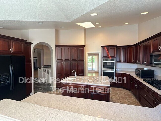 Foto del edificio - 3245 Marthiam Ave