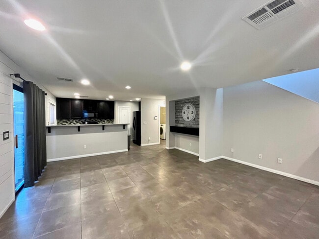 Building Photo - 9937 Baron Coast St