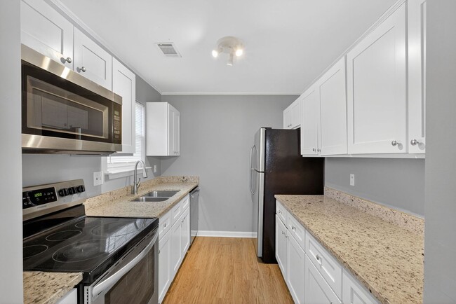 Building Photo - 3909 Hems Ct