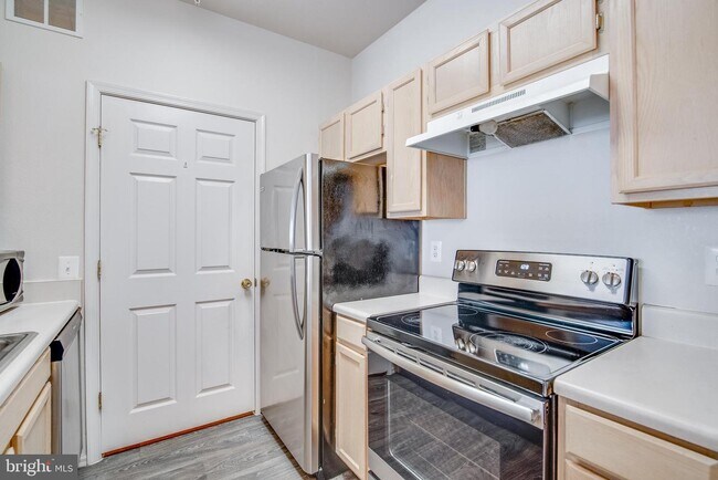 Building Photo - 1580 Spring Gate Dr.