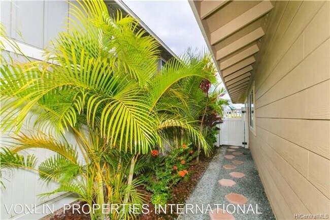 Building Photo - 3 br, 2 bath House - 87-1668 *Wehiwehi St
