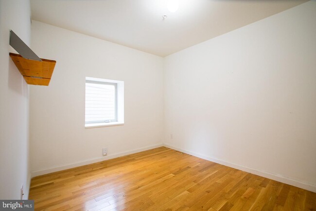 Building Photo - 2101 Kimball St