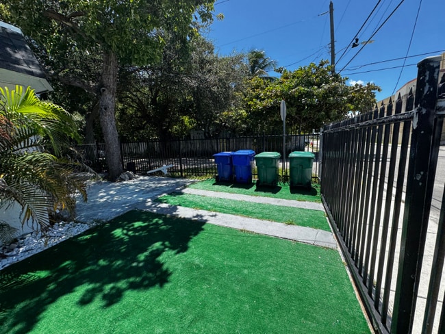 Photo - 160 NW 60th St (Miami, FL) House
