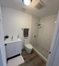 Building Photo - 2640 SW 32nd Ct