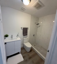 Building Photo - 2640 SW 32nd Ct