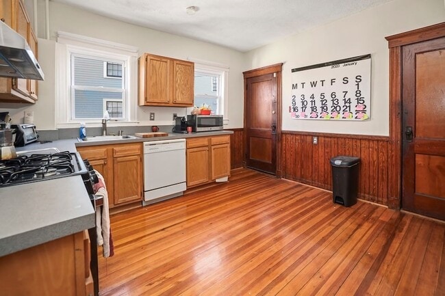 Photo - 822 Centre St Apartment