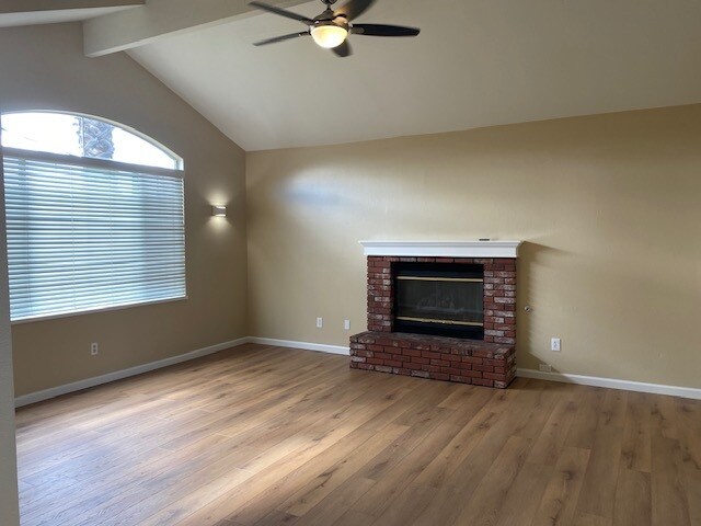 Foto del edificio - 9912 Vanessa Ave