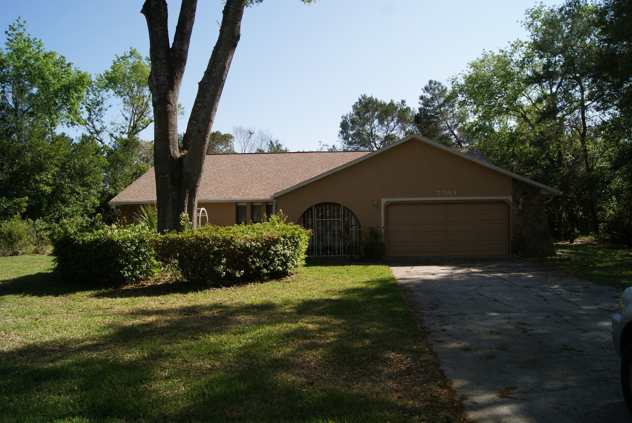 Foto principal - Beautiful Pool Home in River Country Estates