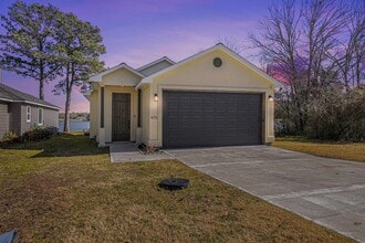 Building Photo - 475 Pinnacle