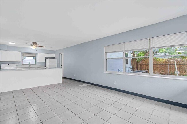 Foto del edificio - 140 112th Ave N