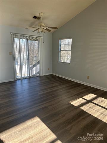 Building Photo - 3821 Rosedown Dr