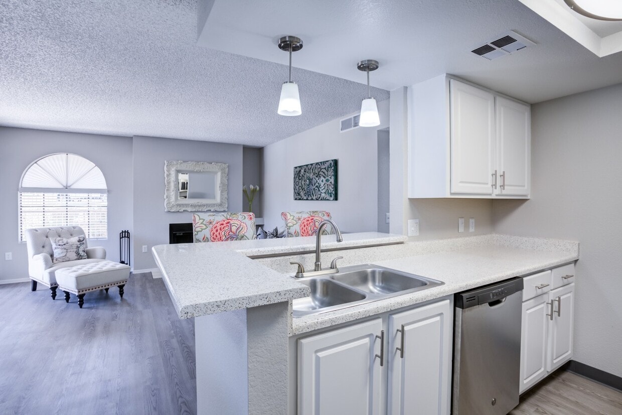 Primary Photo - Starrview at Starr Pass Apartment Homes