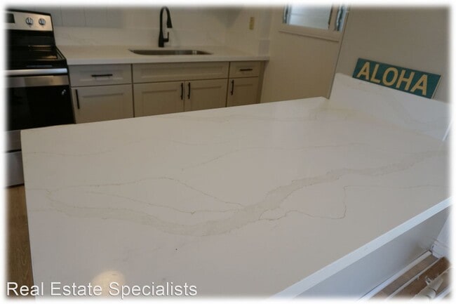 Foto del edificio - 3 br, 2 bath House - 477 Kaumakani St.