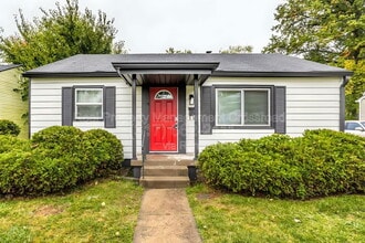 Building Photo - 3332 Wallace Ave