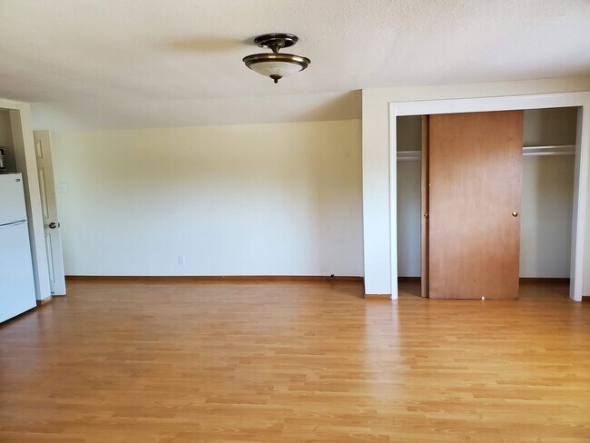 Foto del edificio - 4769 Mowry Ave