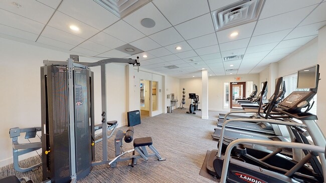 Building Photo - Quakertowne