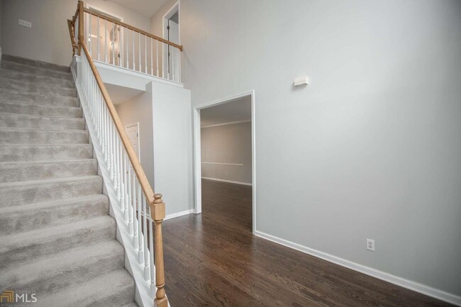 Foto del edificio - 755 Sheridan Ridge Ct