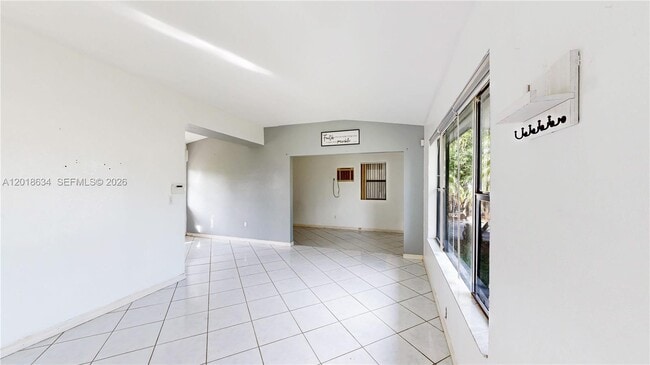 Building Photo - 1610 NW 9th Ct