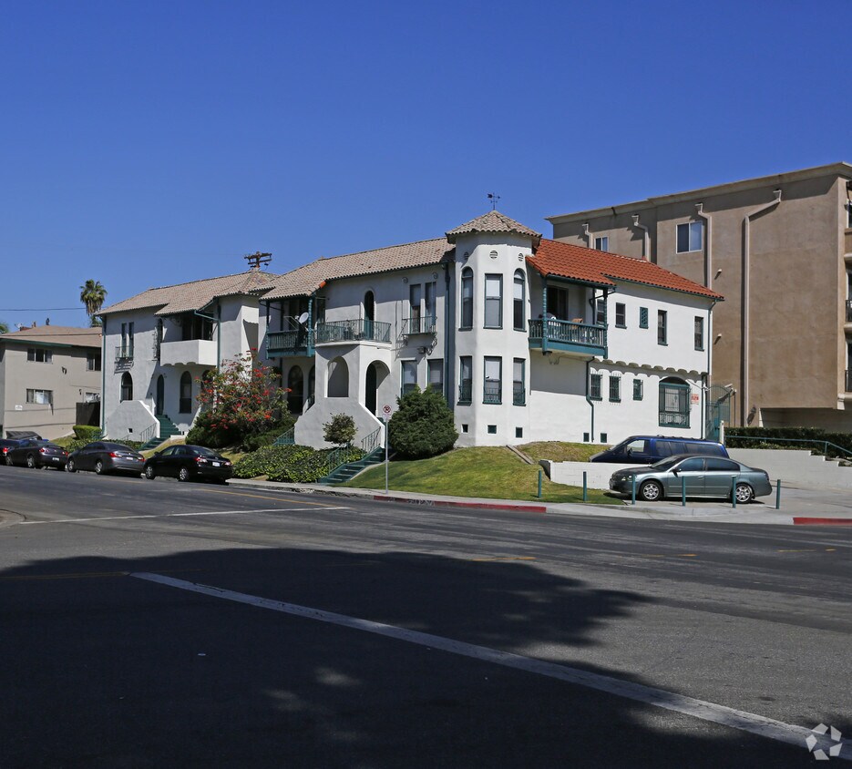 Primary Photo - 4051-4065 W 4th St