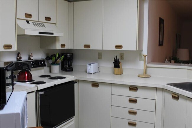 Foto del edificio - 6050 Bahia Del Mar Cir