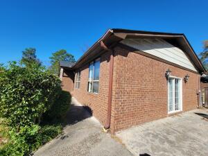 Building Photo - 2703 Lambert Ct