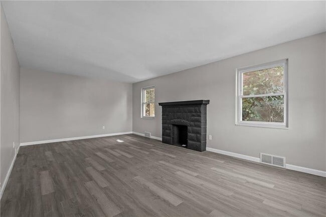 Building Photo - 2982 Kestner Ave