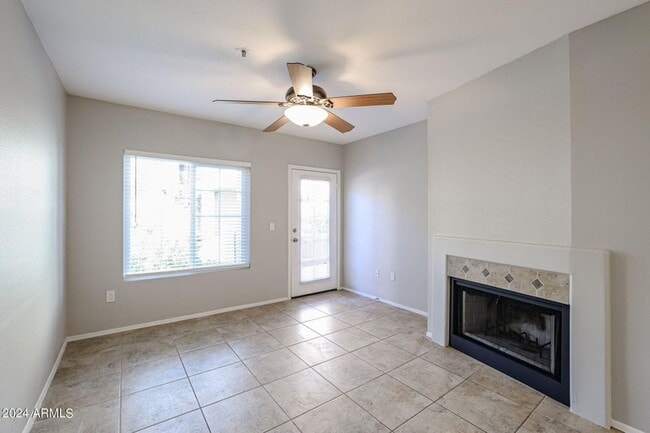 Building Photo - Resort-Style Aventura Condo