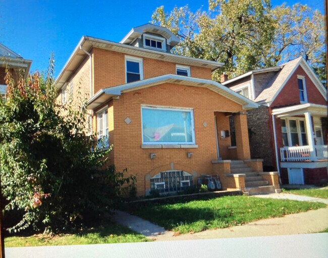 Photo - 1620 East Ave Apartments