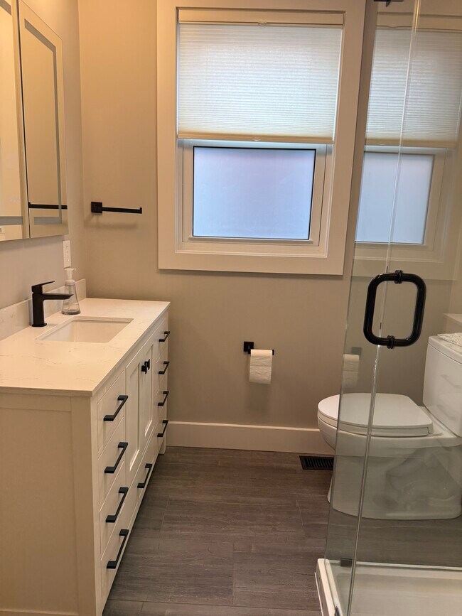 Foto del edificio - 3621 Burch Ave