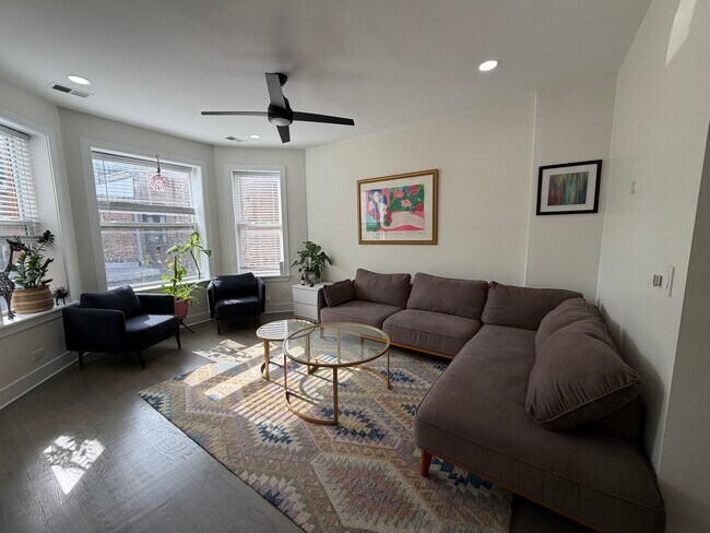 Foto del edificio - 2630 N Fairfield Ave