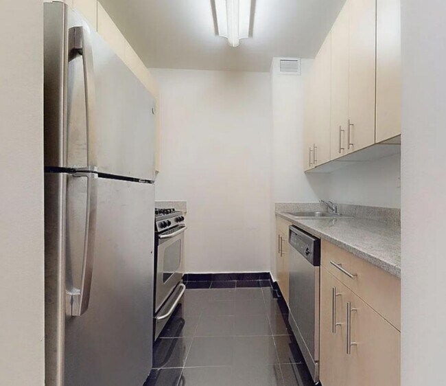 Photo - Washington Street Apartment