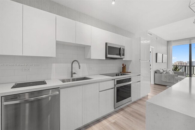 Foto del edificio - 101 Diplomat Pkwy