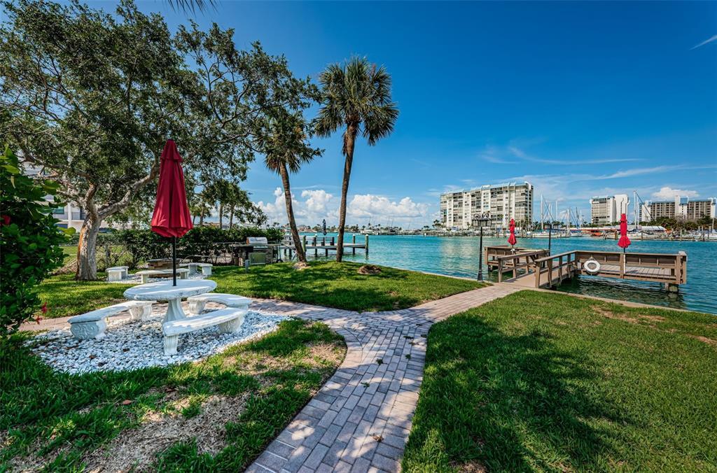 Foto principal - 9715 Harrell Ave