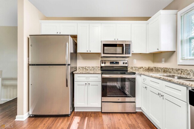 Building Photo - 4239 Midway Dr