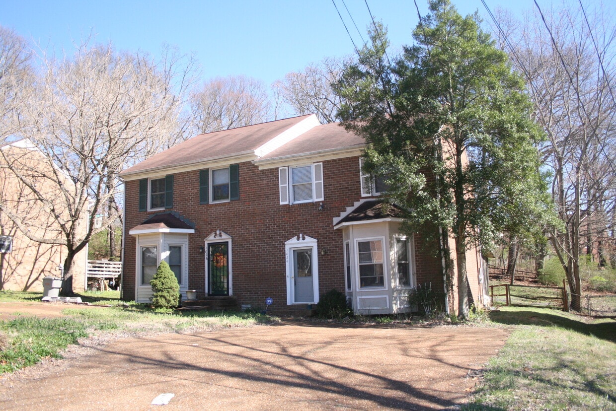 1024 Pleasant View Dr, Nashville, TN 37214 Townhome Rentals in