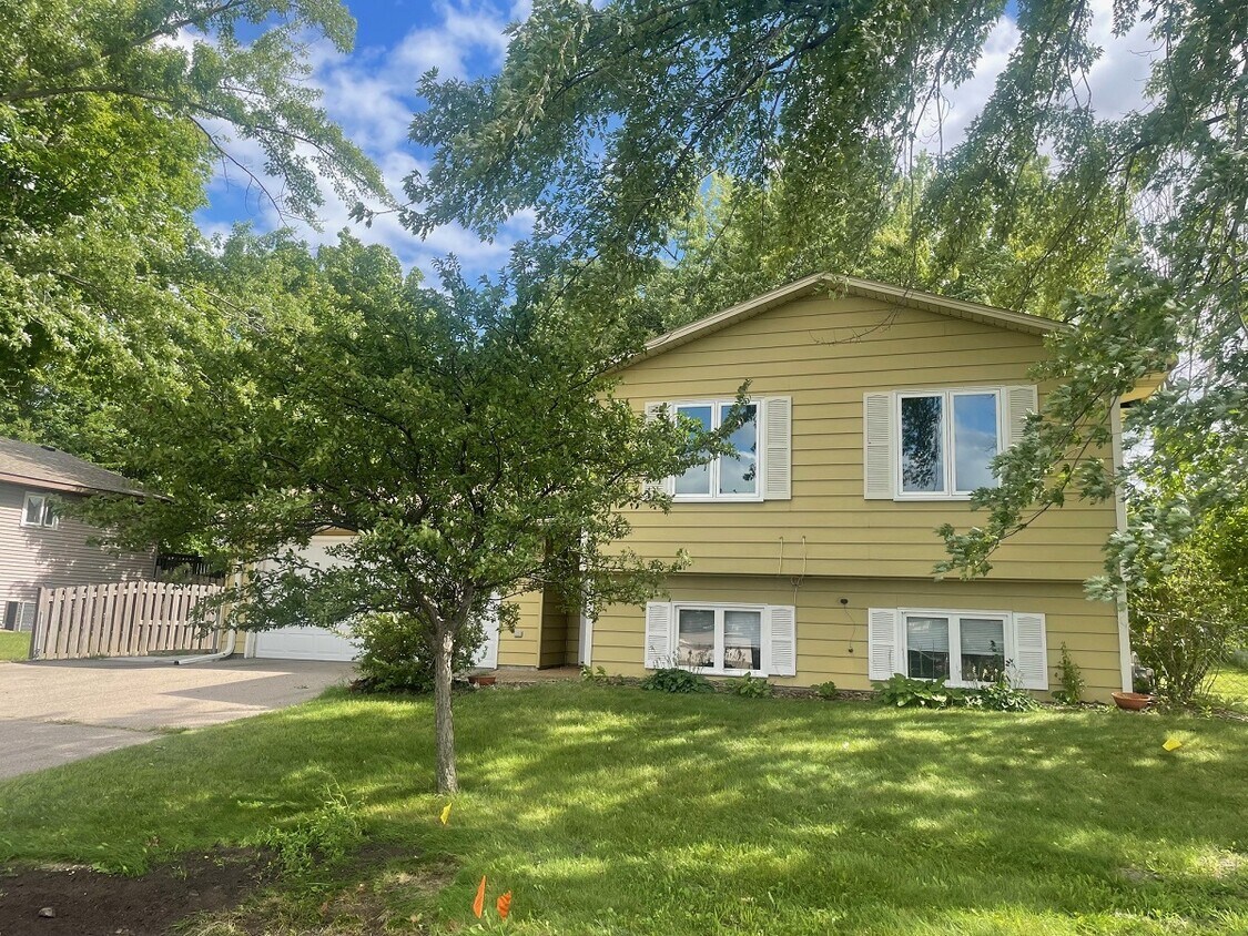 Foto principal - 1030 Whitney Dr