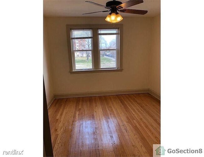 Building Photo - 1351 W 90th St